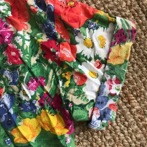 Fun Floral button Up - Picture 3 of 4